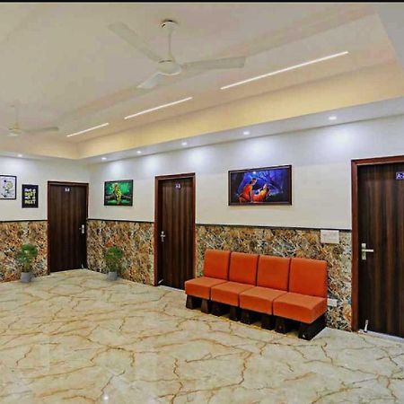 Hotel O K R Resdiancy Near Botanic Garden Of Indian Republic Noida Luaran gambar
