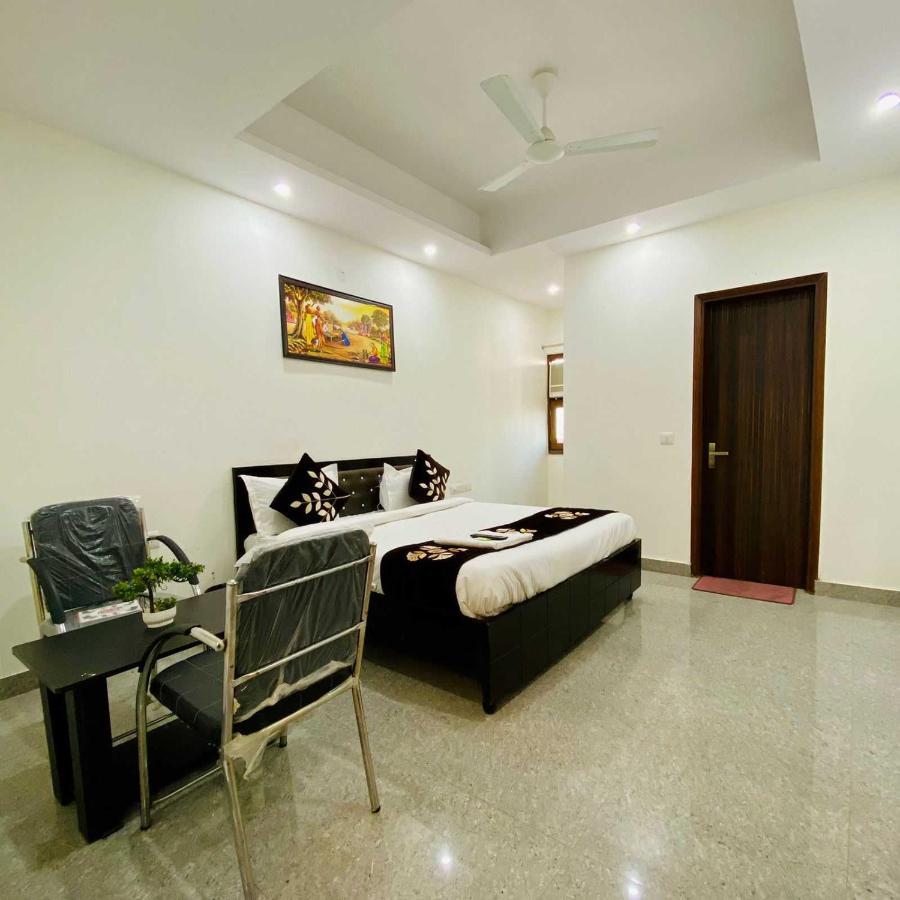 Hotel O K R Resdiancy Near Botanic Garden Of Indian Republic Noida Luaran gambar