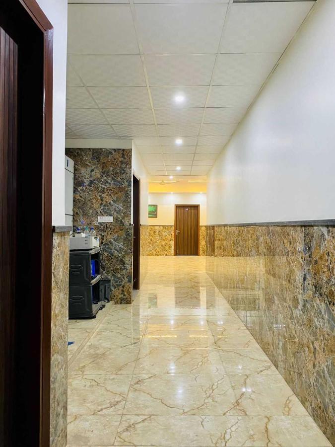Hotel O K R Resdiancy Near Botanic Garden Of Indian Republic Noida Luaran gambar