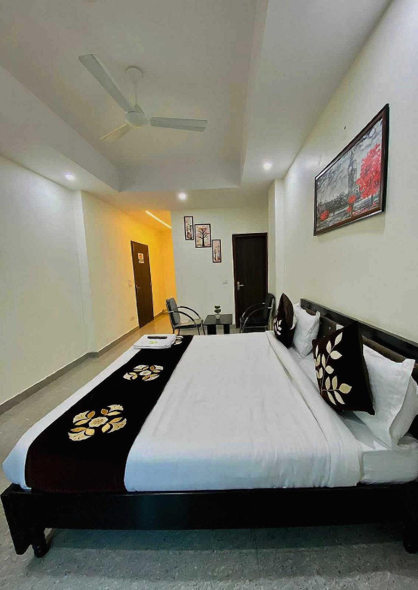 Hotel O K R Resdiancy Near Botanic Garden Of Indian Republic Noida Luaran gambar