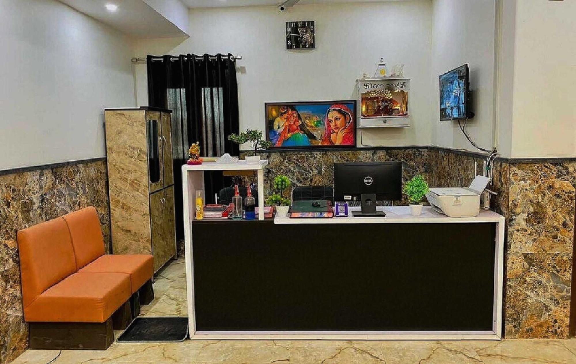 Hotel O K R Resdiancy Near Botanic Garden Of Indian Republic Noida Luaran gambar